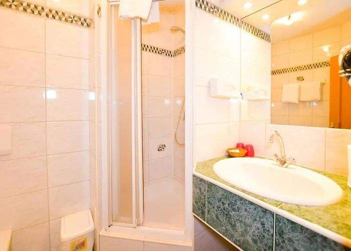 Jerolitsch אורחן