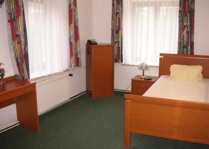 Jerolitsch 3* קרומפנדורף