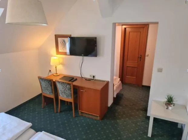 אורחן Jerolitsch