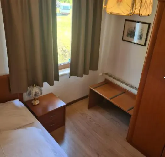 Jerolitsch אורחן 3*